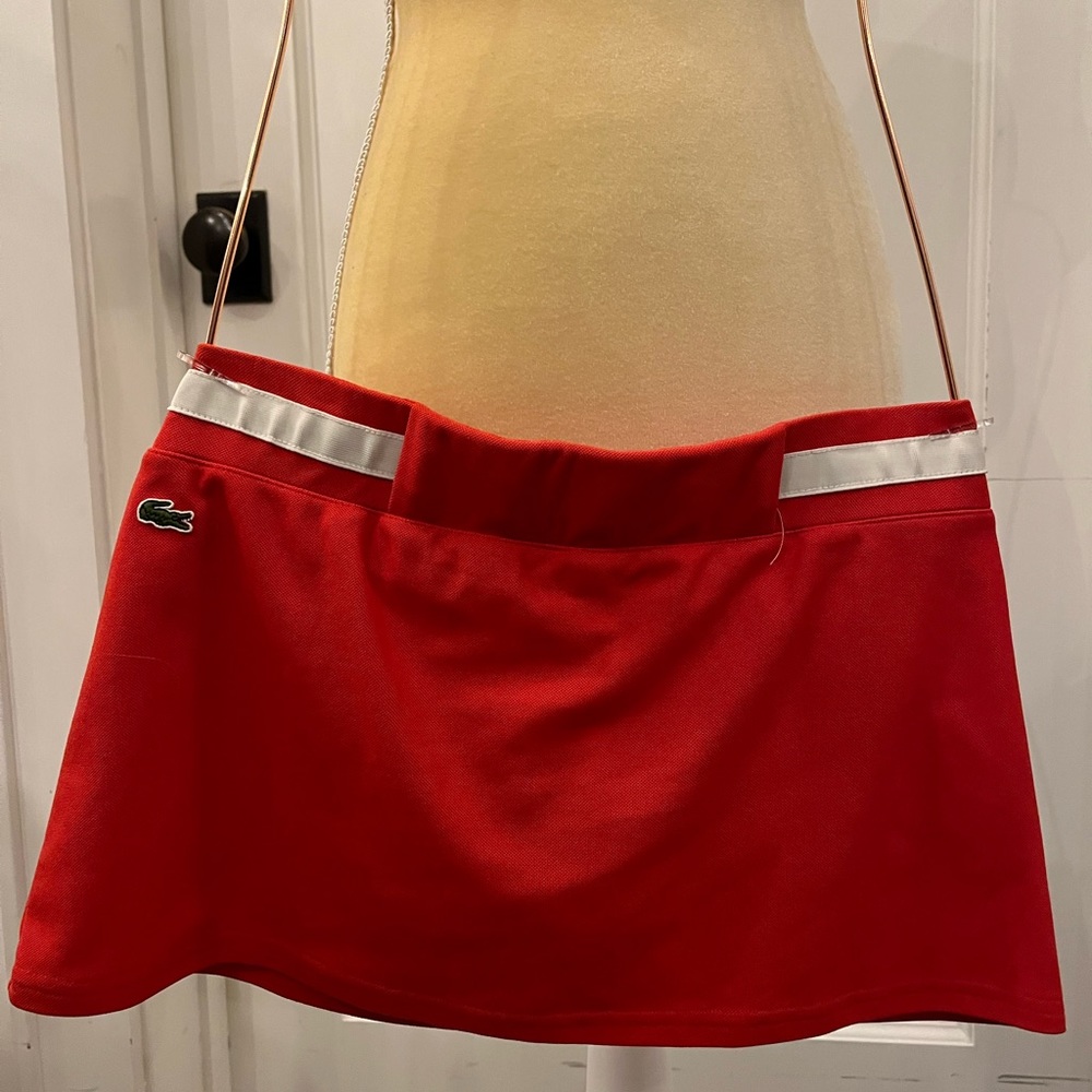 Lacoste tennis skirt built in shorts label has faded, I am a size 36